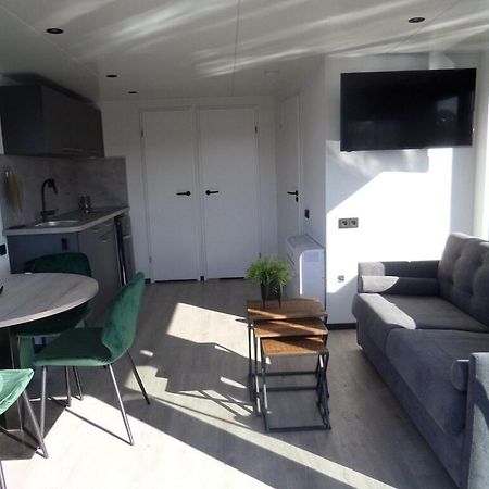 Modern Houseboat With Air Conditioning Located In Marina Uitgeest Exterior foto