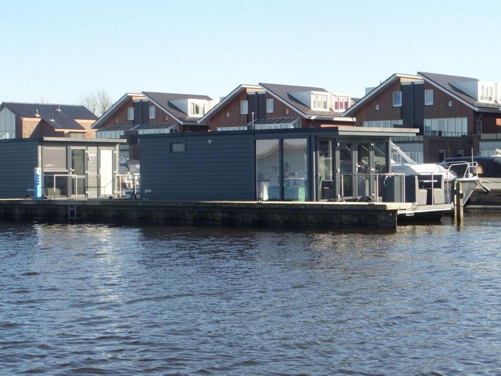 Modern Houseboat With Air Conditioning Located In Marina Uitgeest Exterior foto