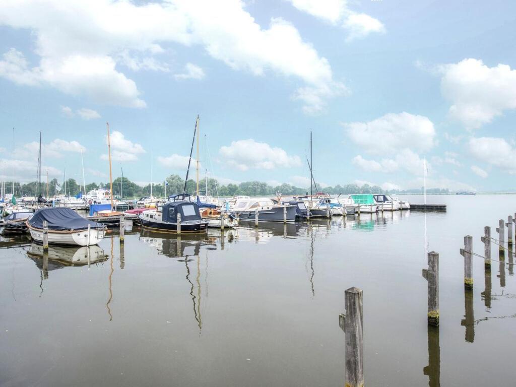 Modern Houseboat With Air Conditioning Located In Marina Uitgeest Exterior foto