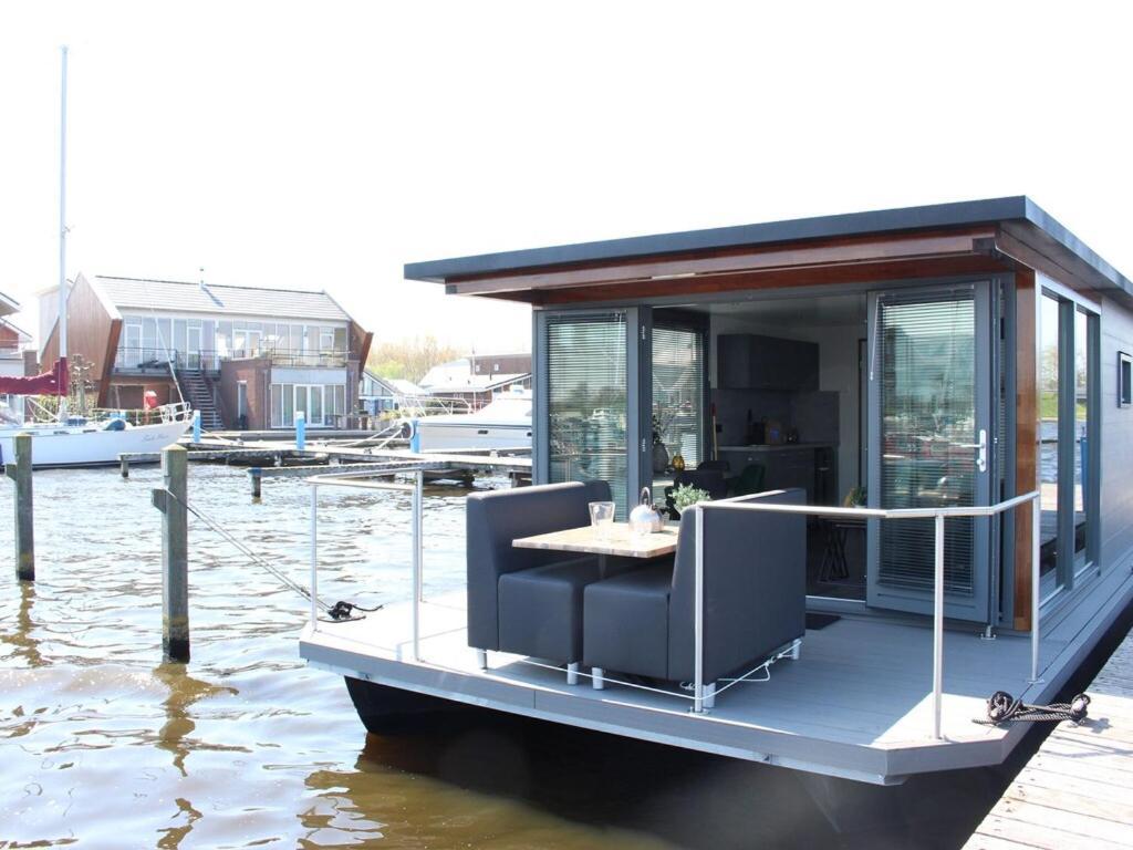 Modern Houseboat With Air Conditioning Located In Marina Uitgeest Exterior foto
