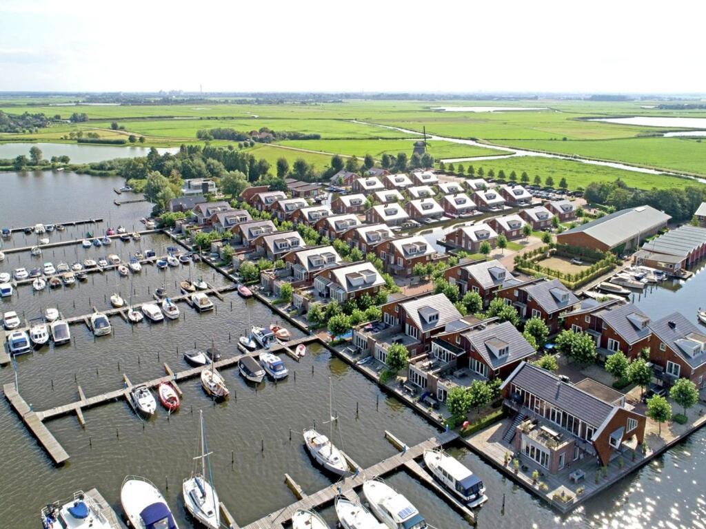 Modern Houseboat With Air Conditioning Located In Marina Uitgeest Exterior foto